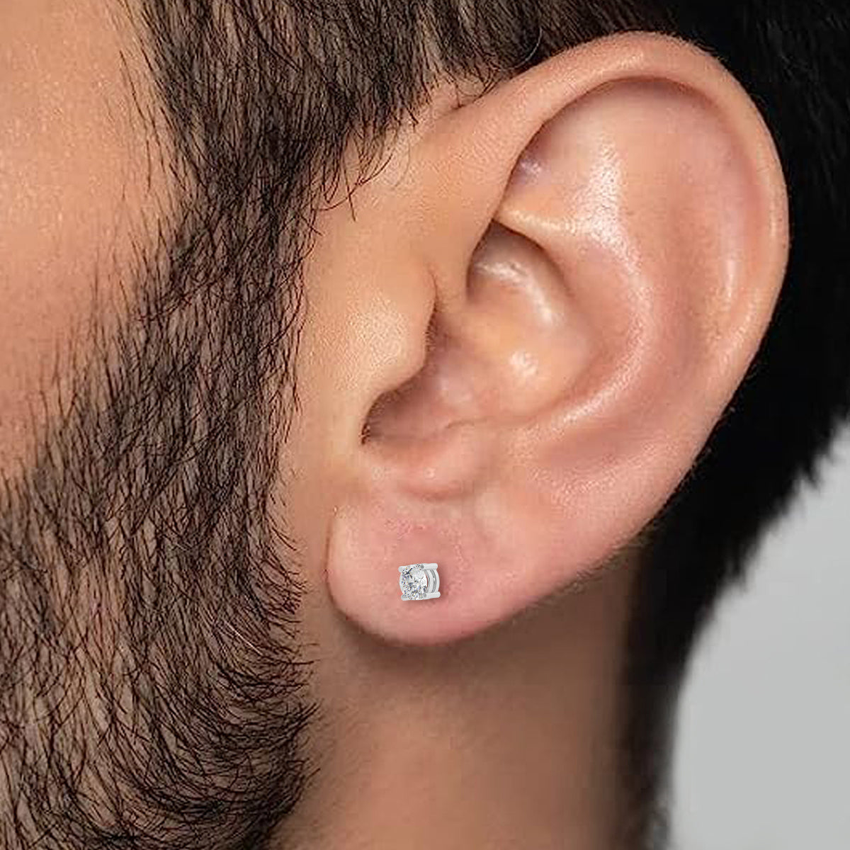 Radiant Round Cut Men's Stud