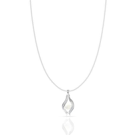 Pearl in Twist Pendant with Chain
