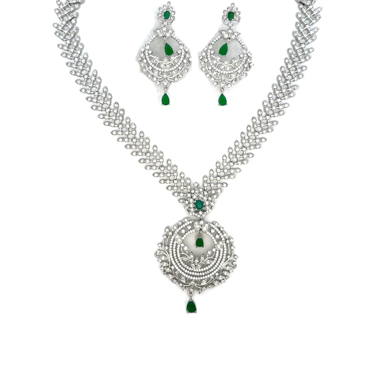 Timeless Emerald Elegance Necklace Set