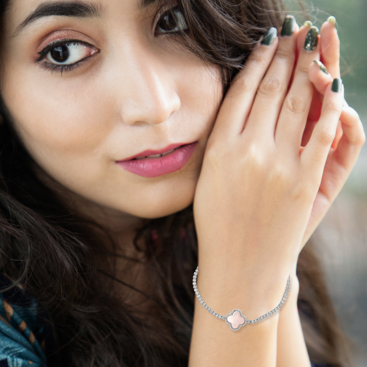 Elegant Clover Design Bracelet