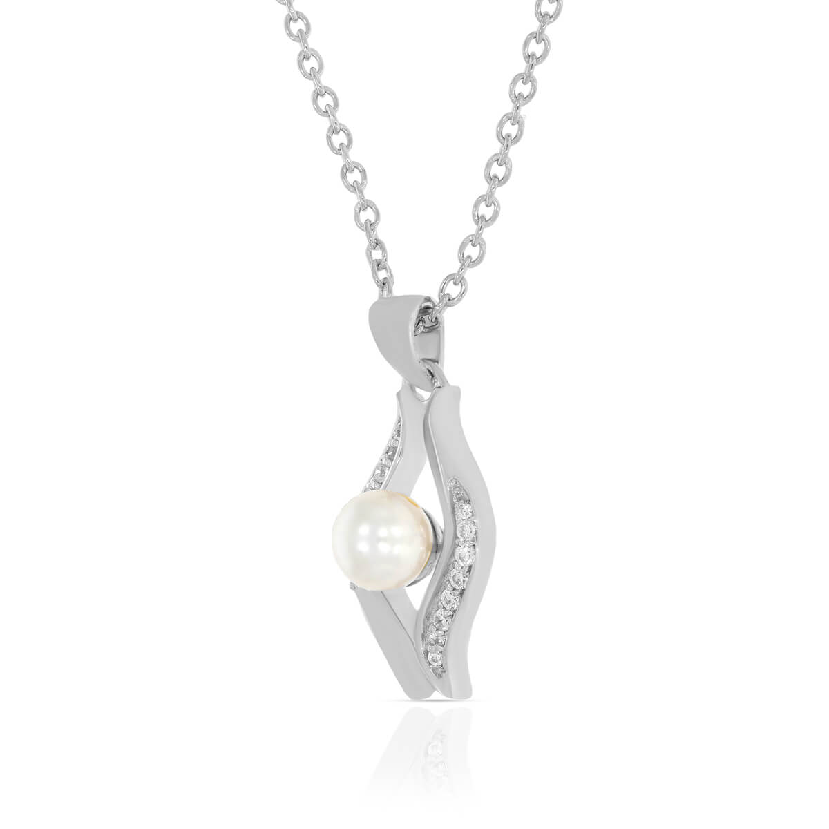 Pearl in Twist Pendant with Chain